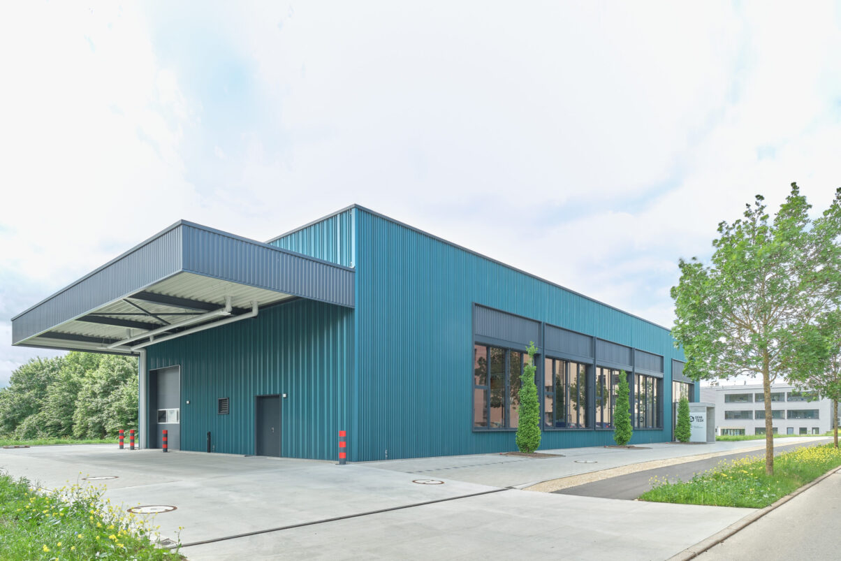 produktionsgebäude neuhausen – ansicht nord glasfassade und metallfassade eines industriebauprojekts