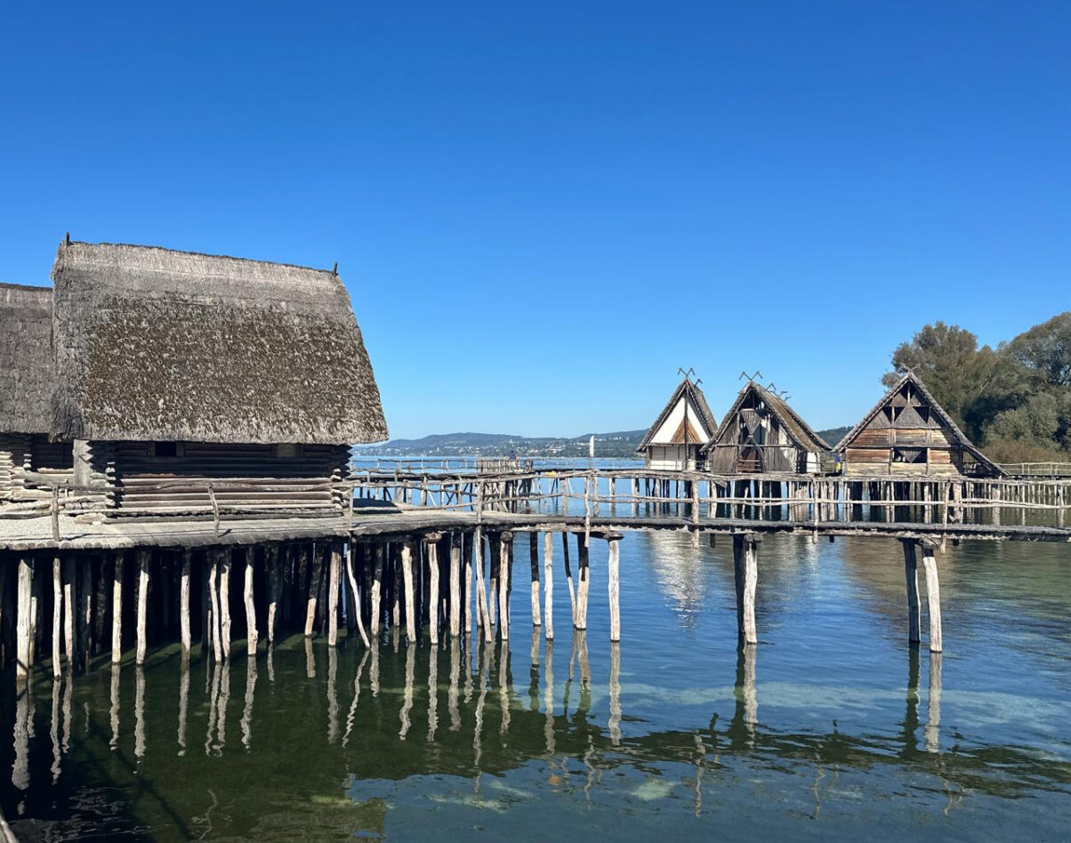 pfahlbauten am wasser