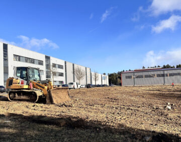 baustelle mit erdarbeiten